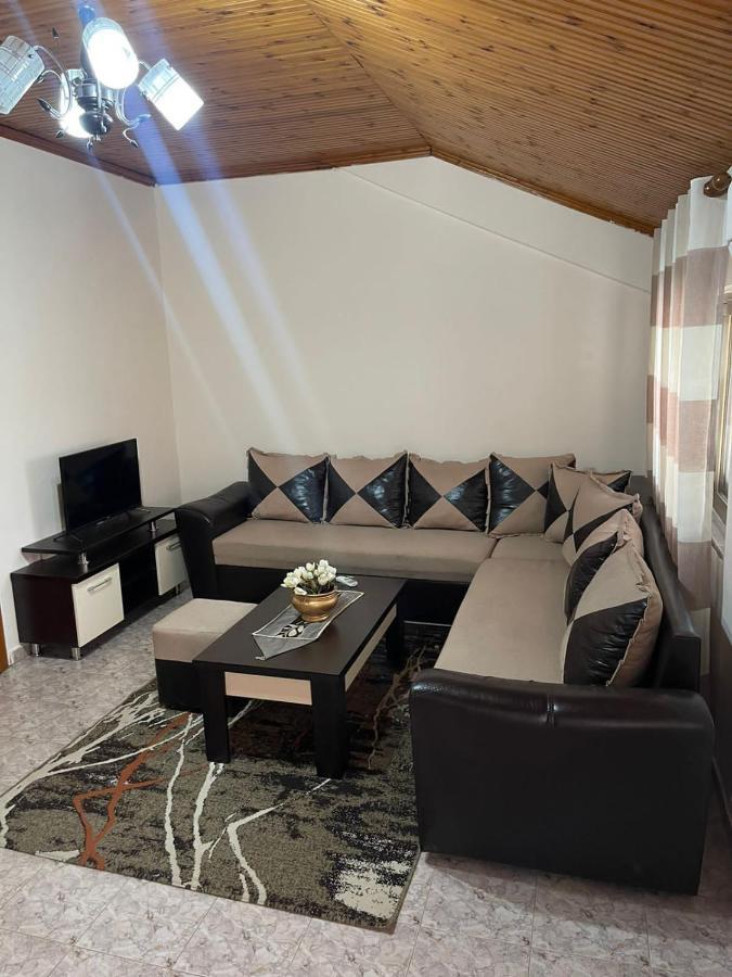 Vila Dedi Apartment Shkoder Bagian luar foto